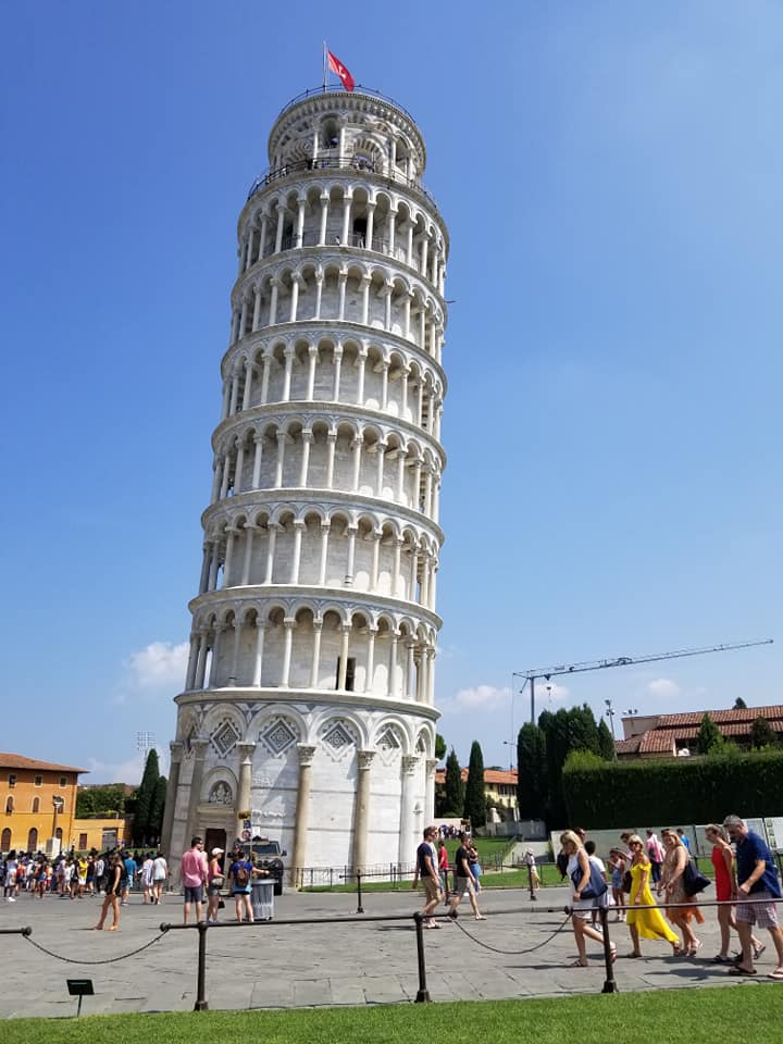 italy leaning tower